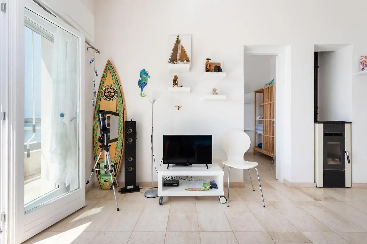 Appartamento Fronte Mare - Waterfront Apartment Putzu Idu