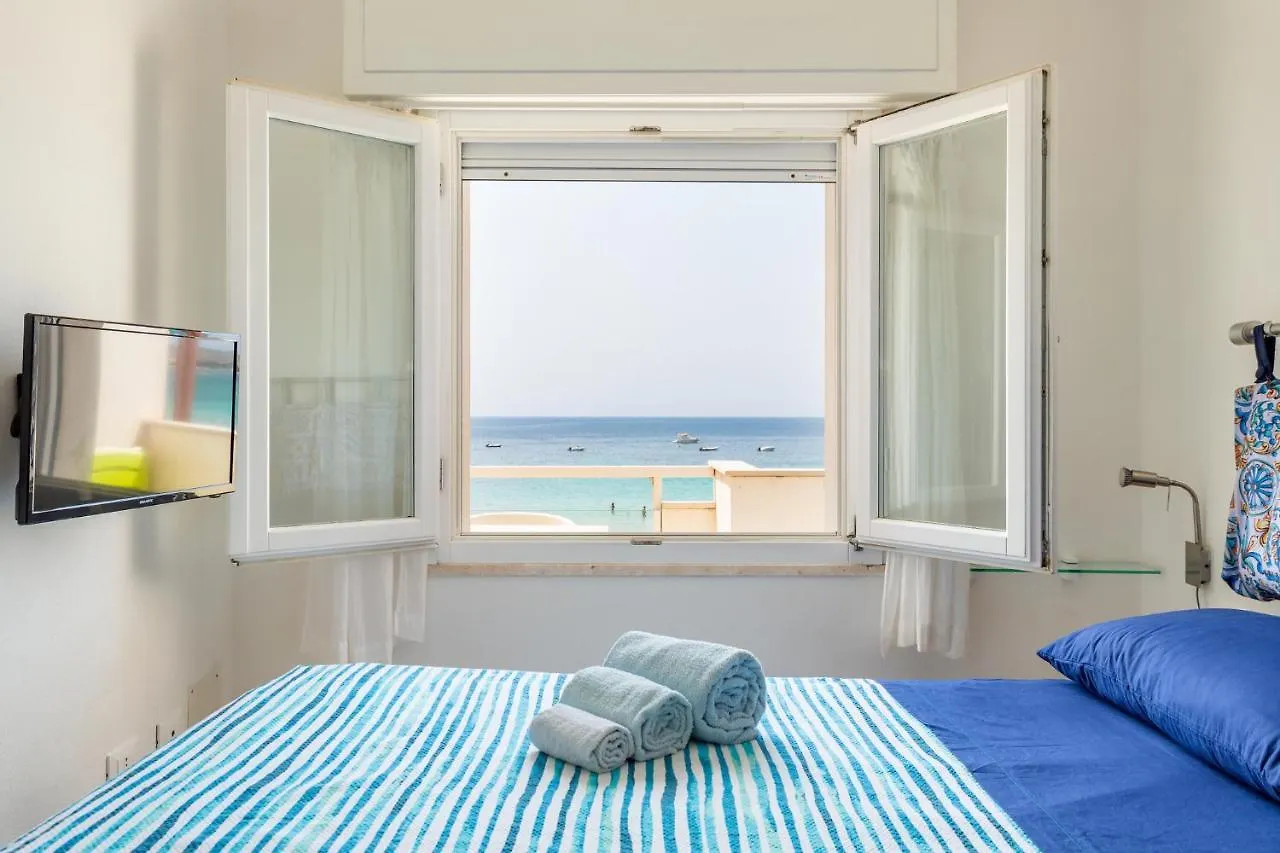 Appartamento Fronte Mare - Waterfront Apartment Putzu Idu